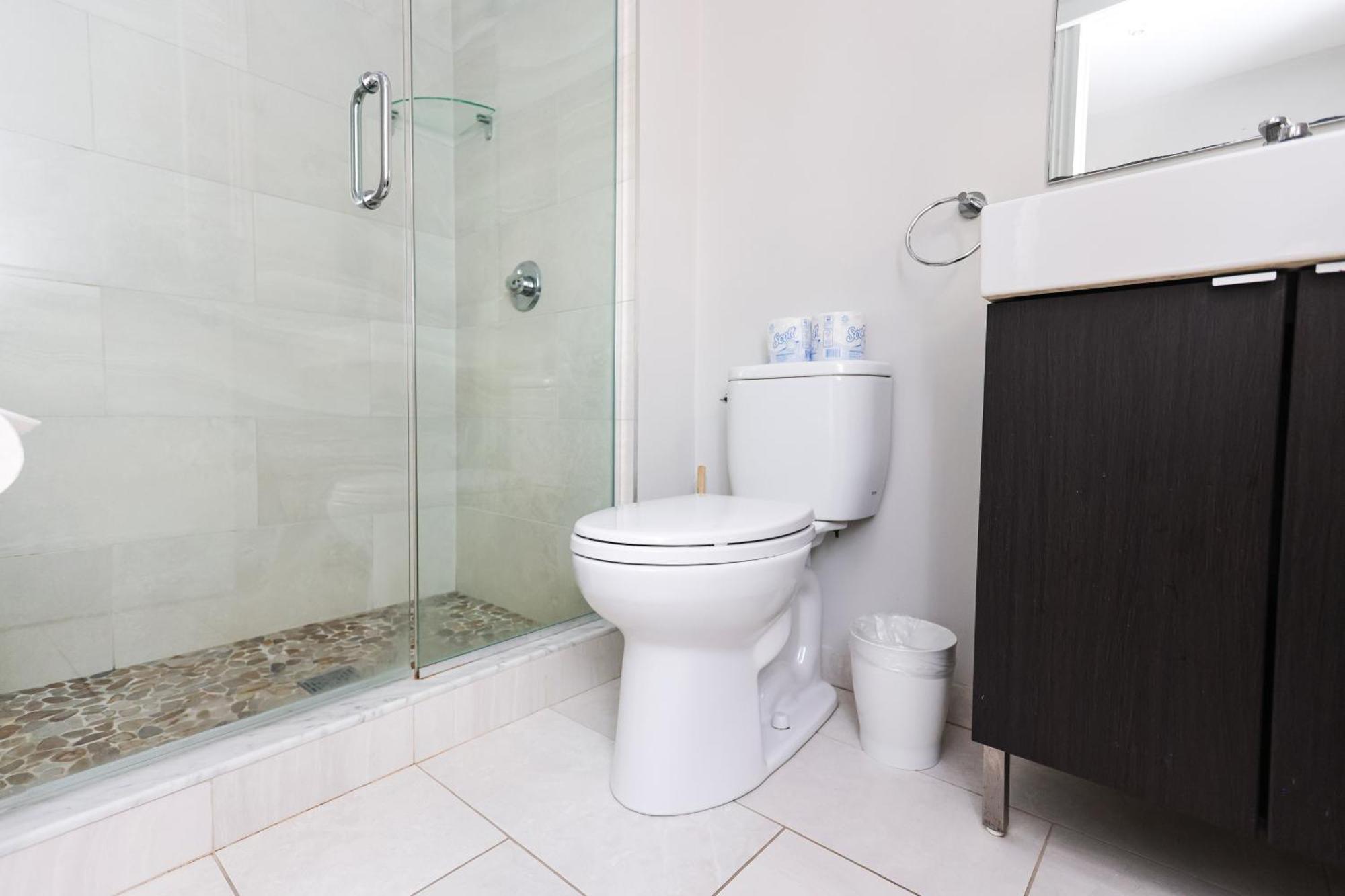A Stylish Stay W/ A Queen Bed, Heated Floors.. #36 بروكلاين المظهر الخارجي الصورة